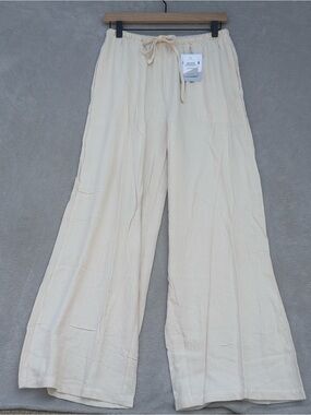 NWT Women's linen blend Pants in Cream